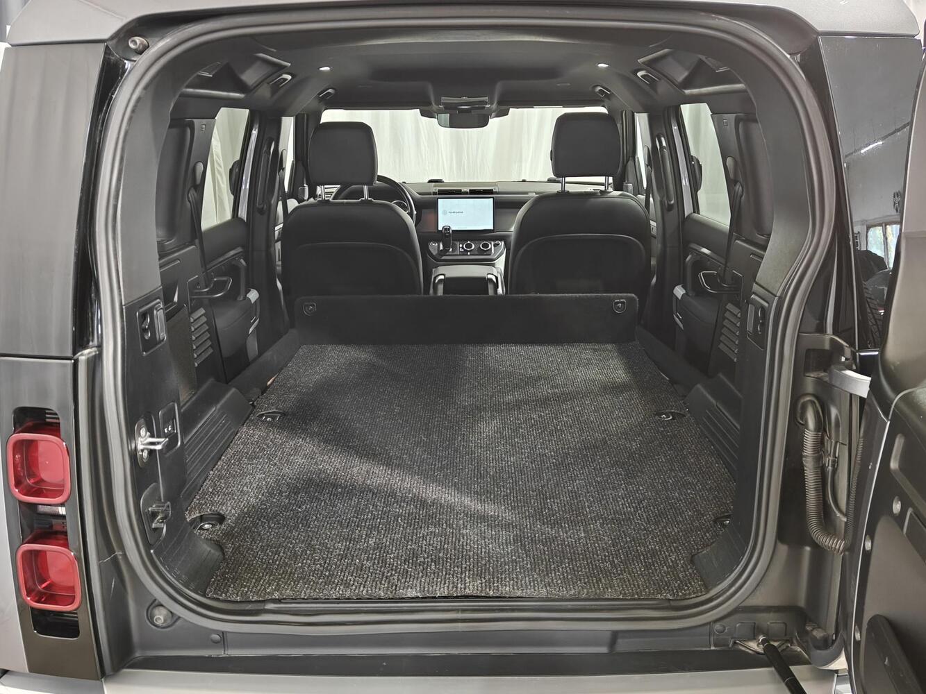 Land Rover Defender vaihtoauto