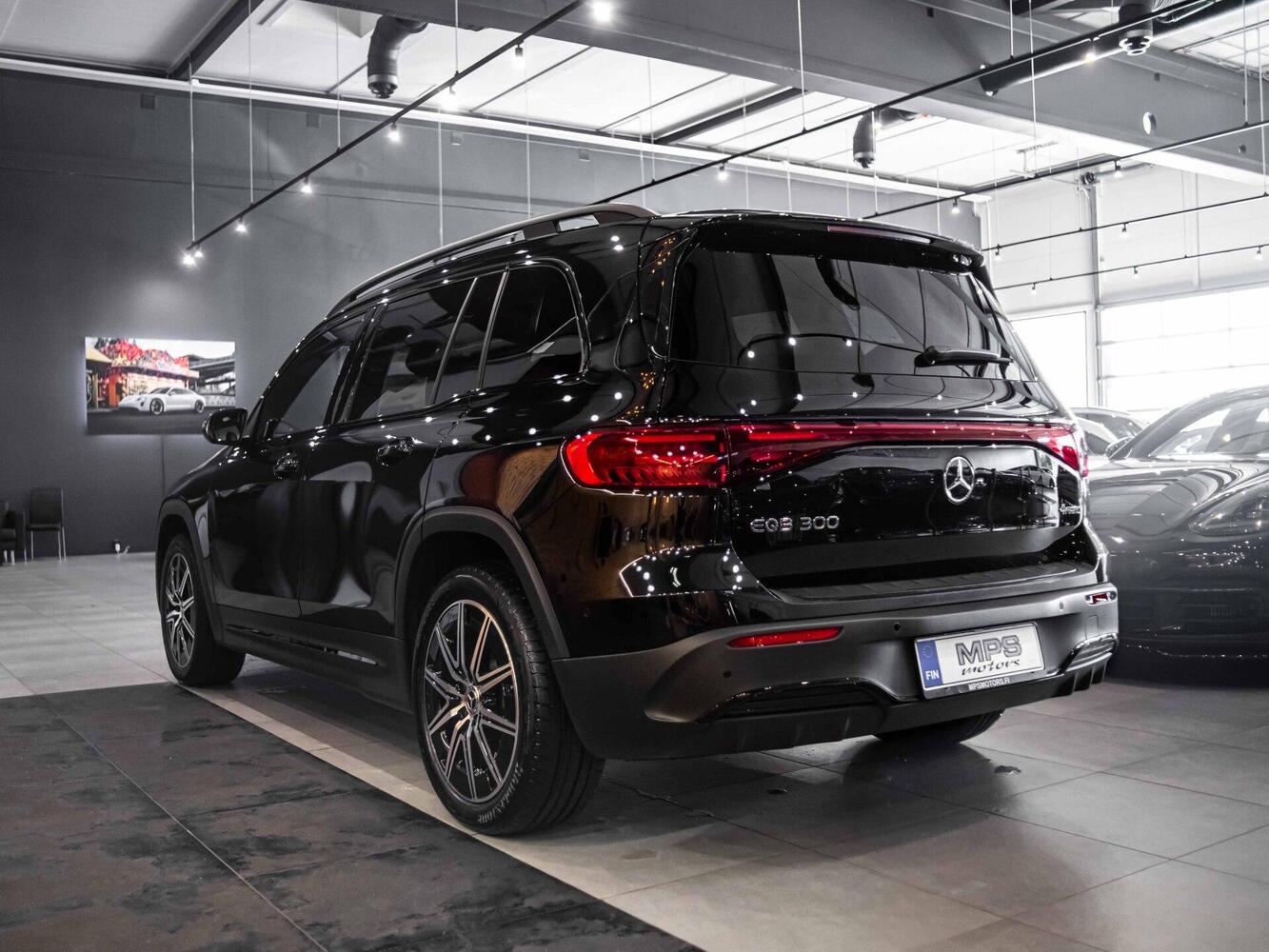 Mercedes-Benz EQB vaihtoauto