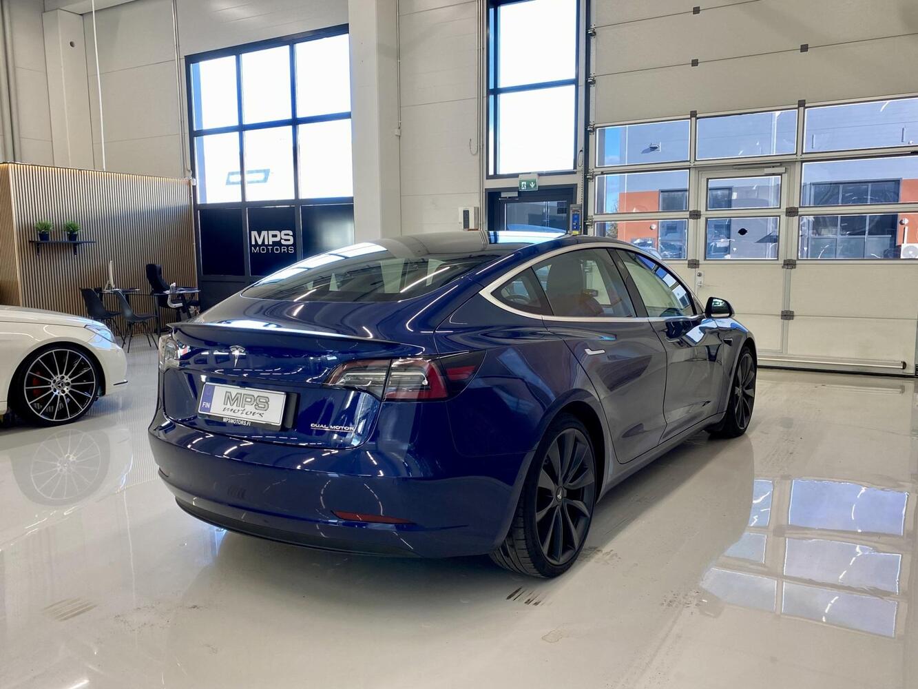 Tesla Model 3 vaihtoauto