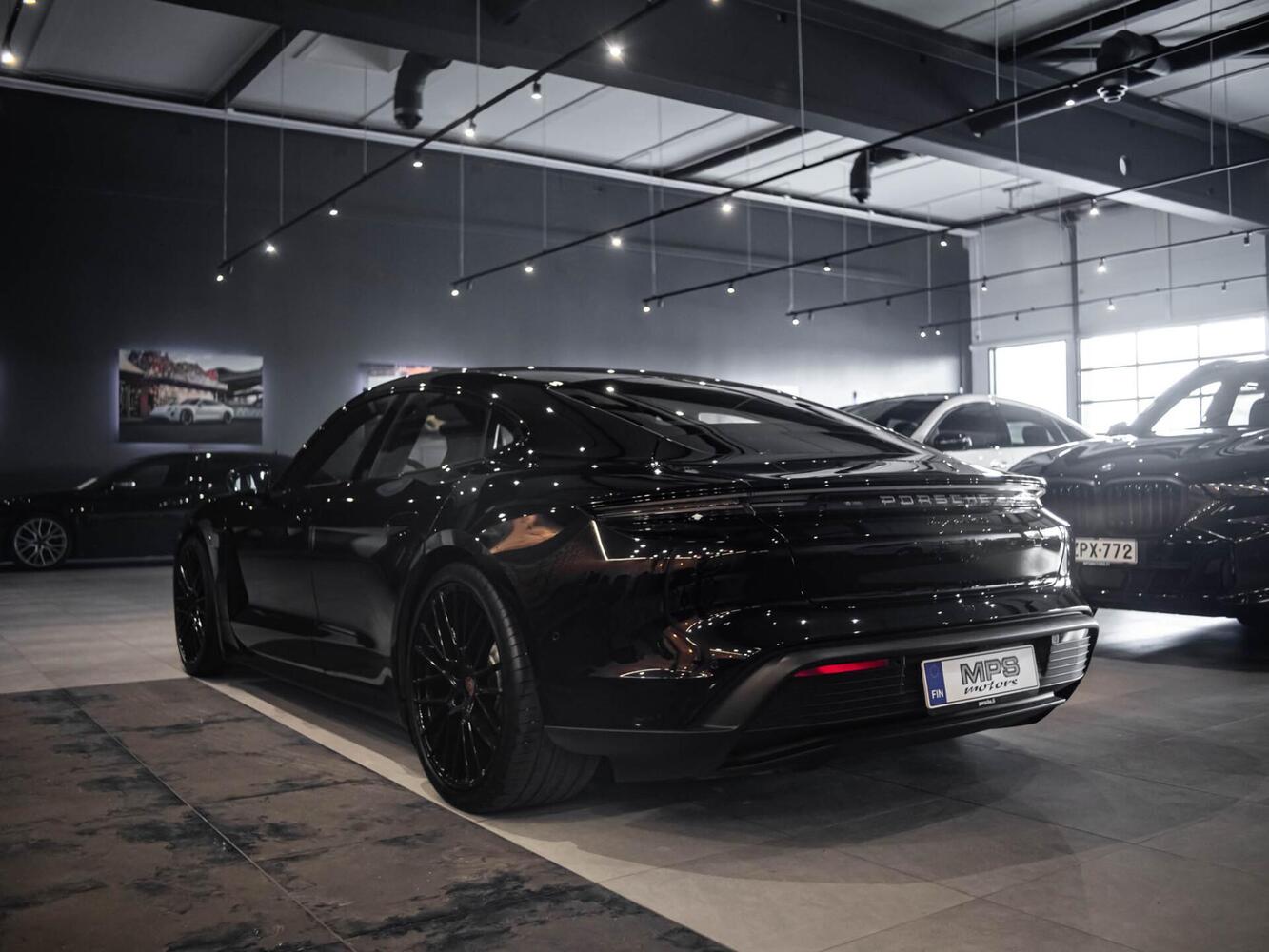 Porsche Taycan vaihtoauto