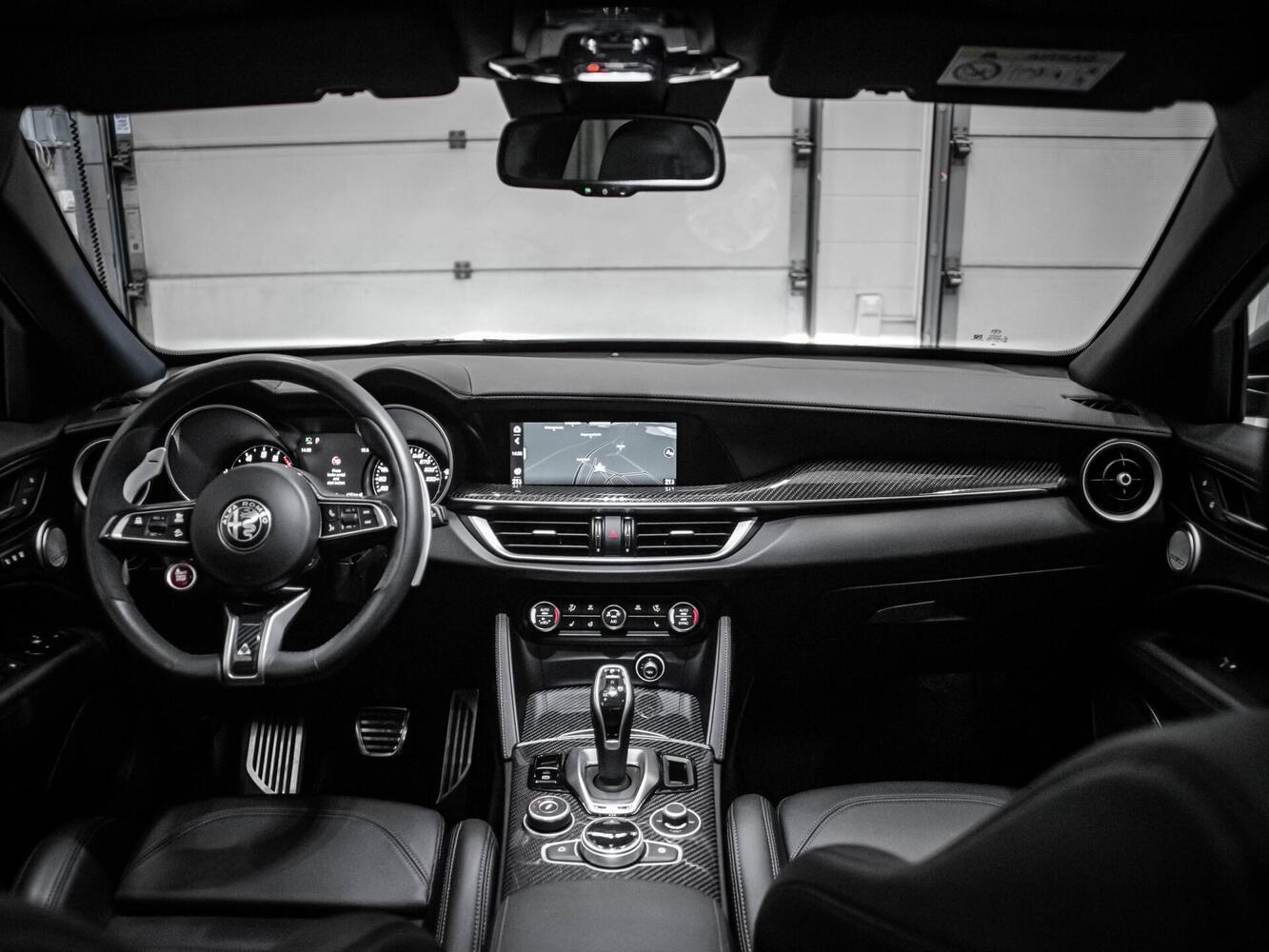 Alfa Romeo Stelvio vaihtoauto
