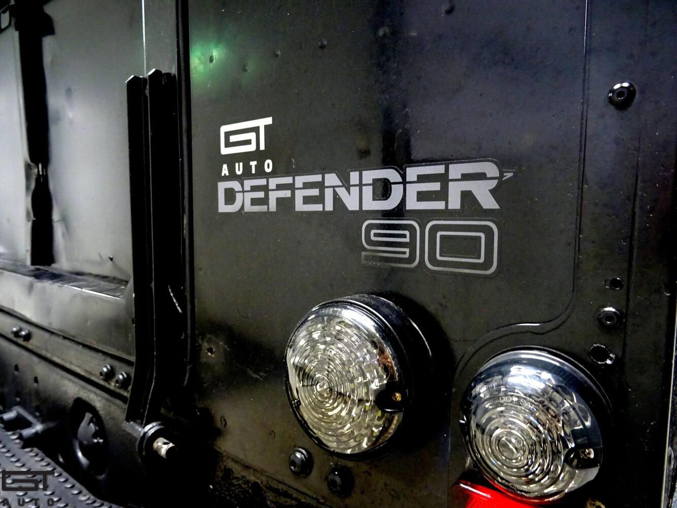 Land Rover Defender vaihtoauto