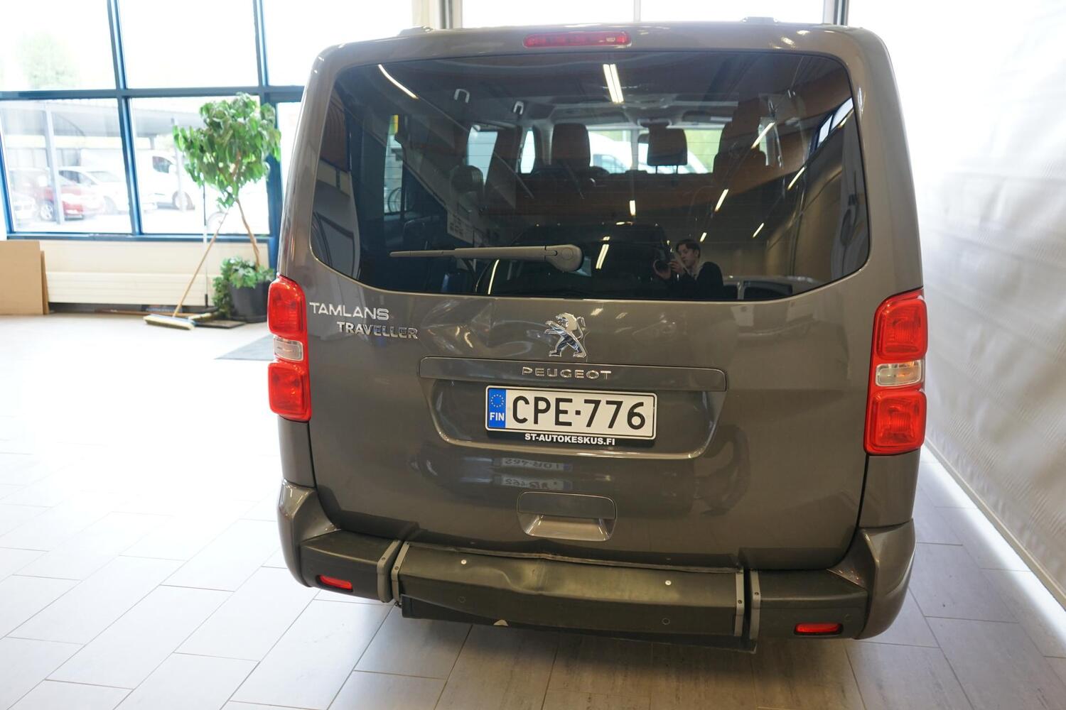 Peugeot Traveller vaihtoauto