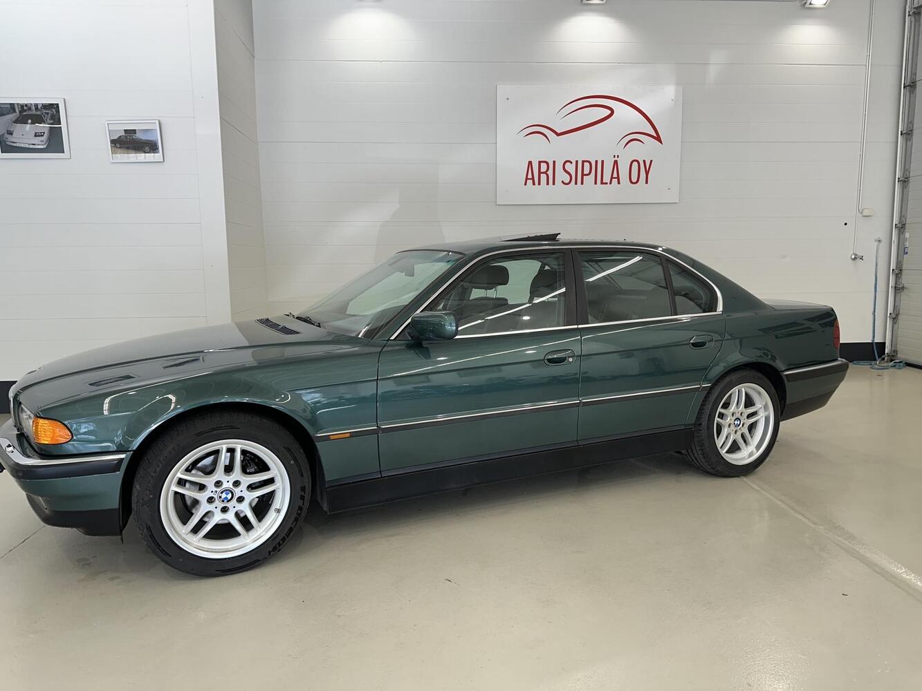 BMW 735 vaihtoauto