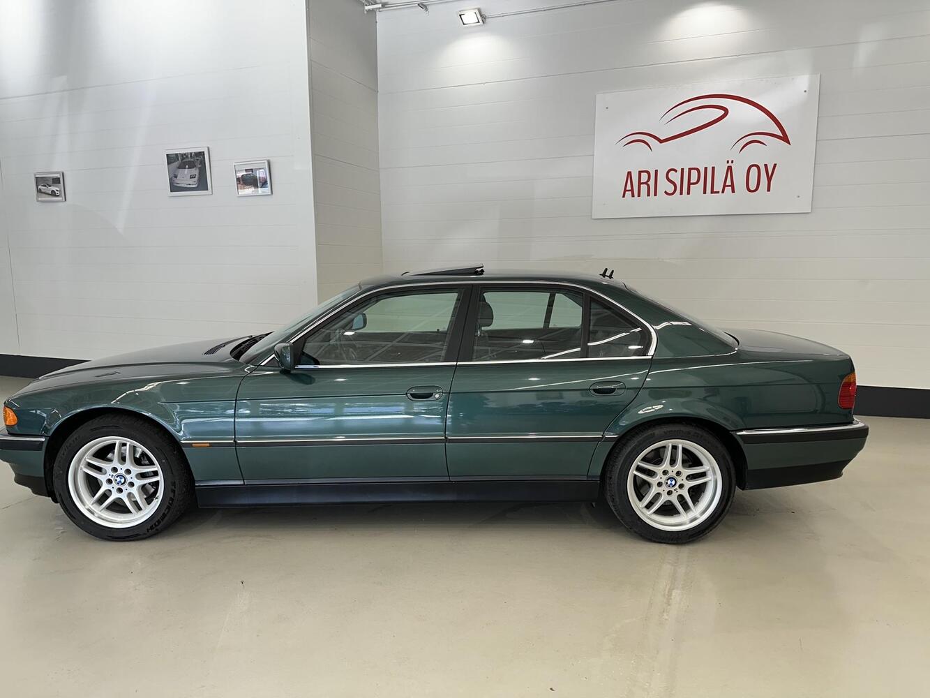 BMW 735 vaihtoauto