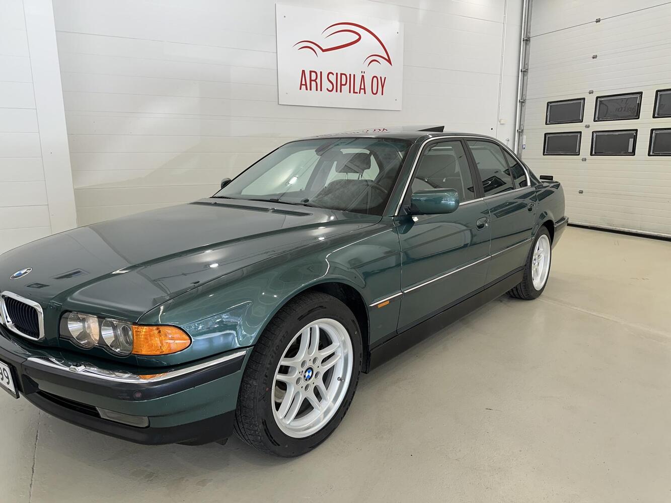 BMW 735 vaihtoauto
