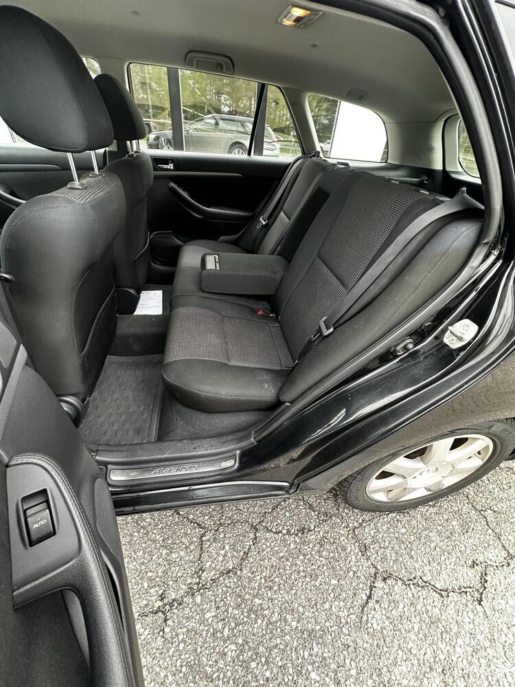 Toyota Avensis vaihtoauto