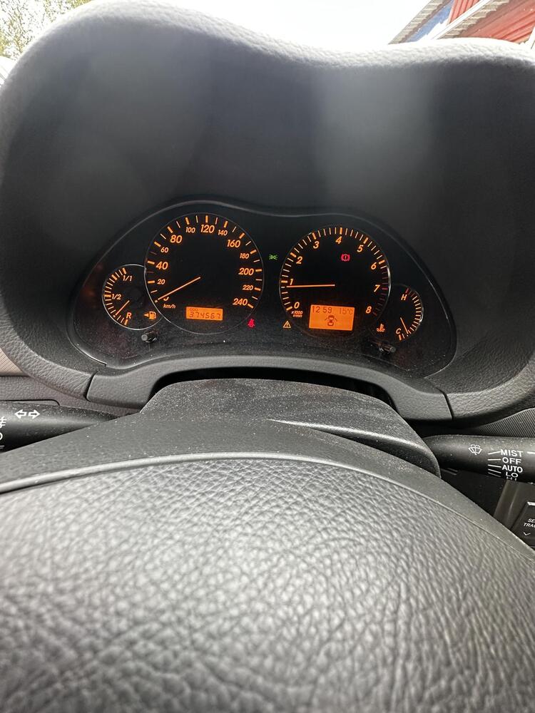Toyota Avensis vaihtoauto