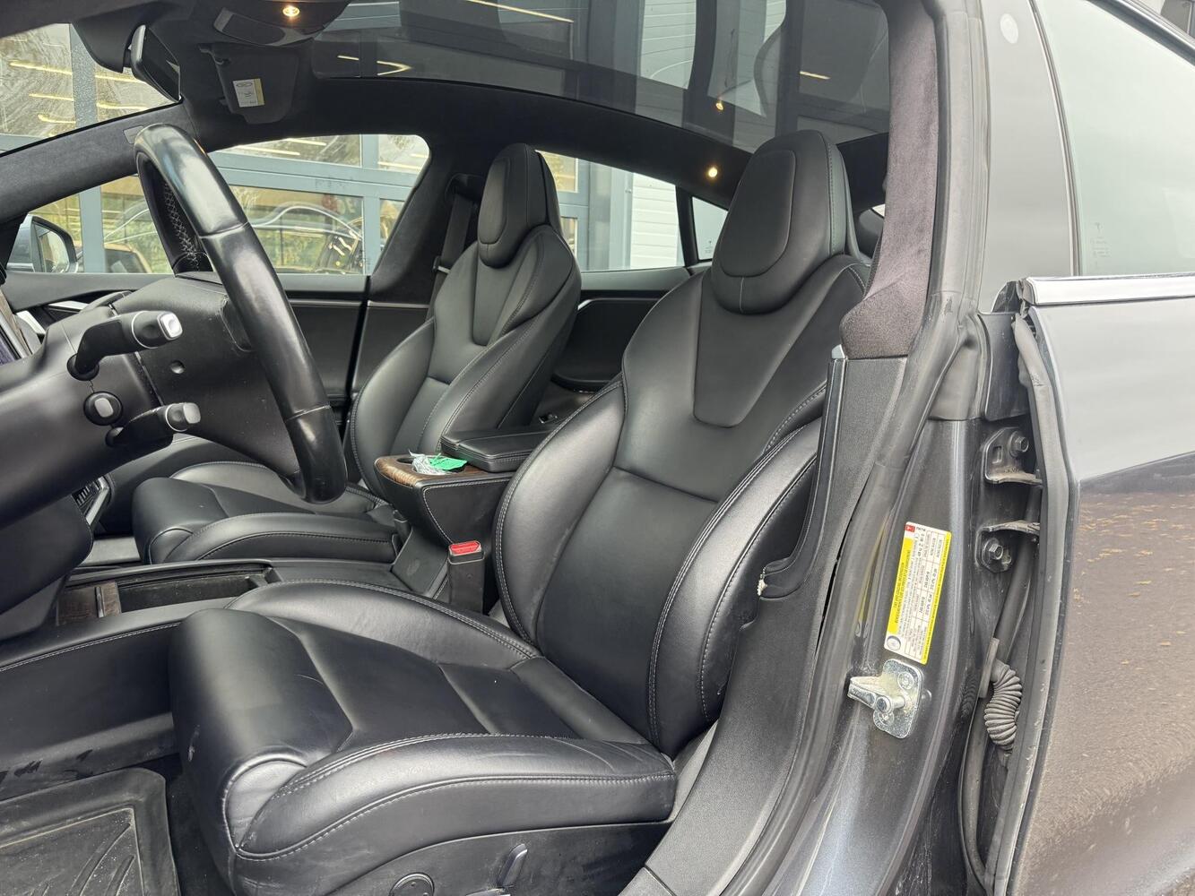 Tesla Model S vaihtoauto