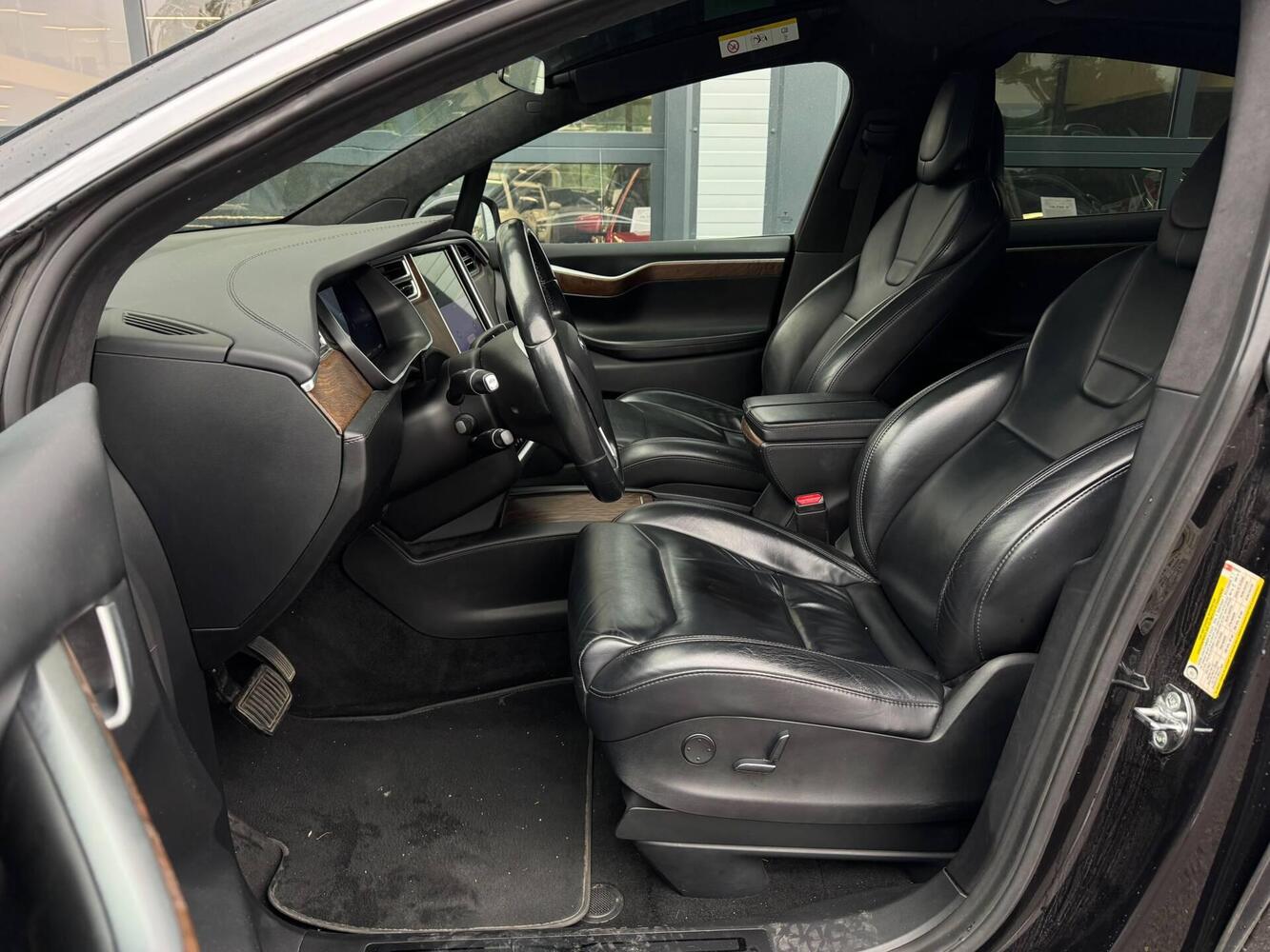 Tesla Model X vaihtoauto