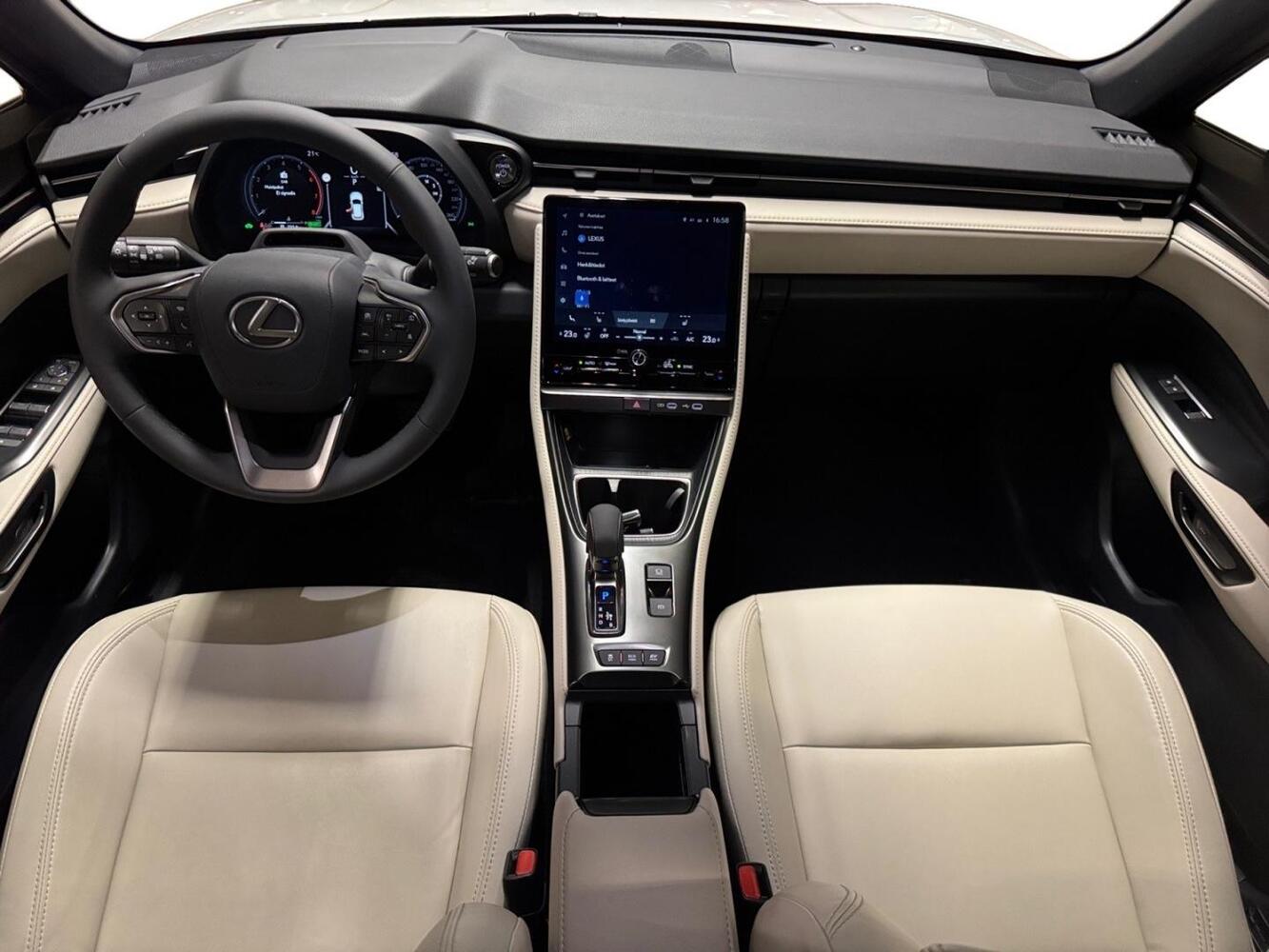 Lexus LBX vaihtoauto