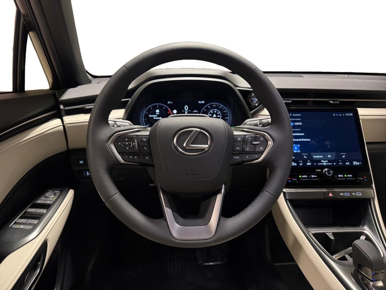 Lexus LBX vaihtoauto