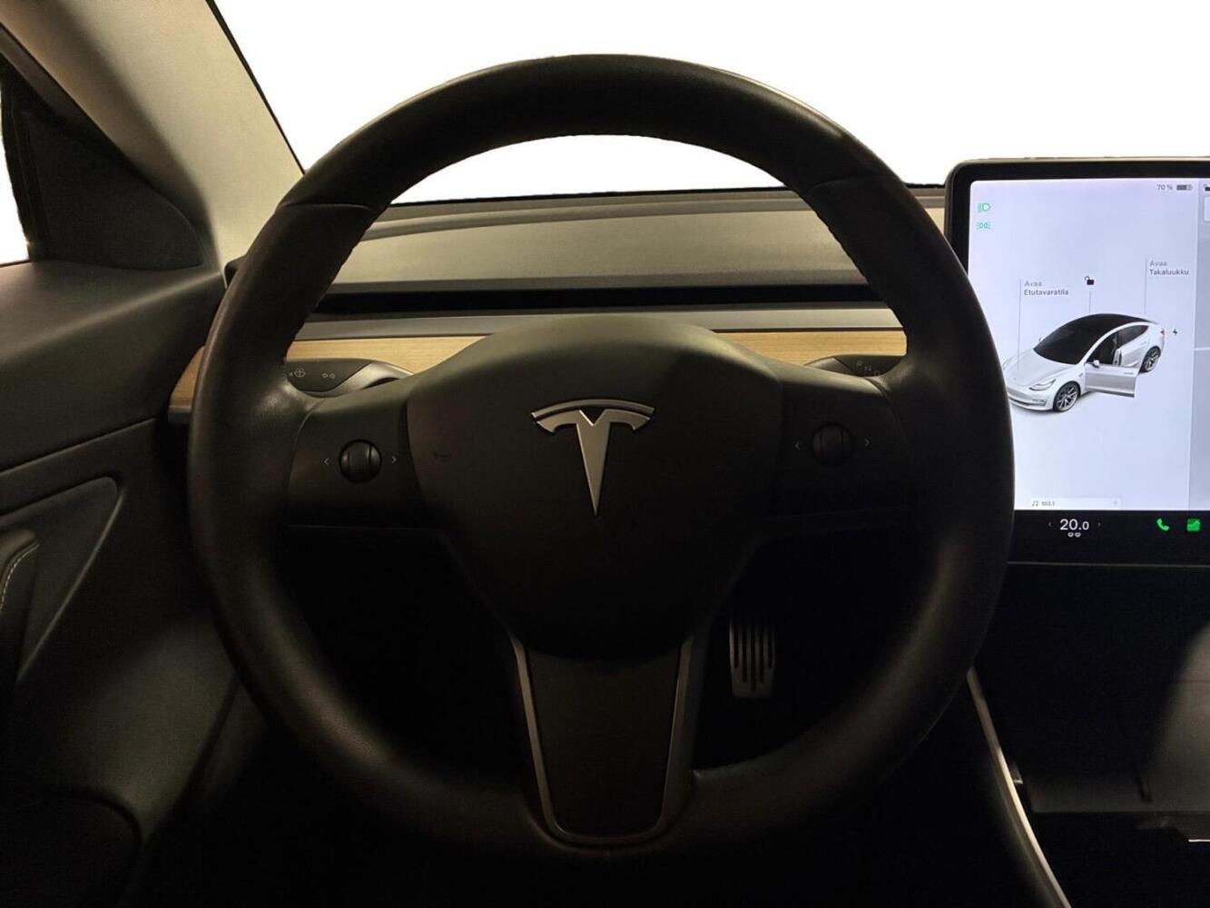 Tesla Model 3 vaihtoauto