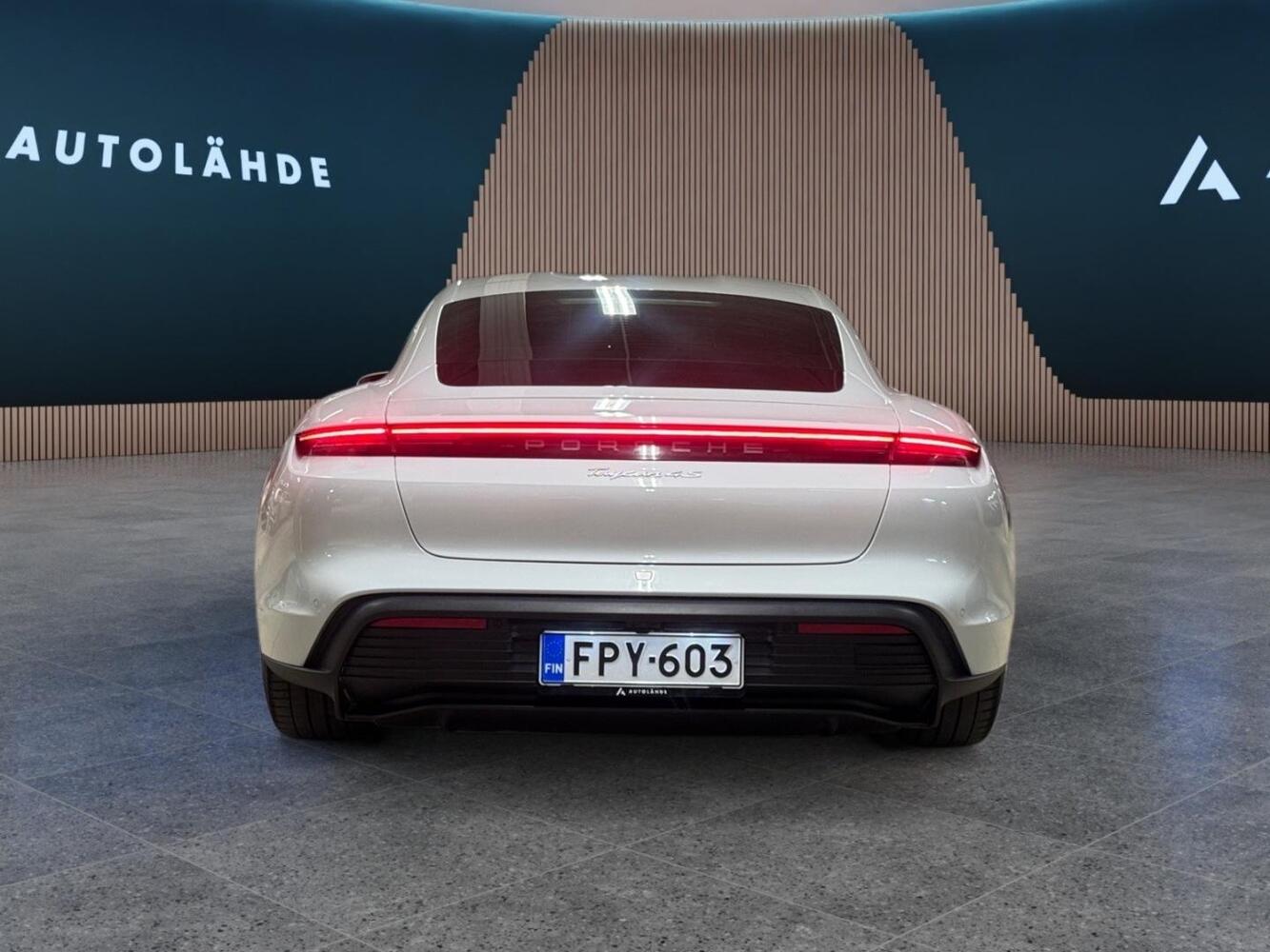 Porsche Taycan vaihtoauto