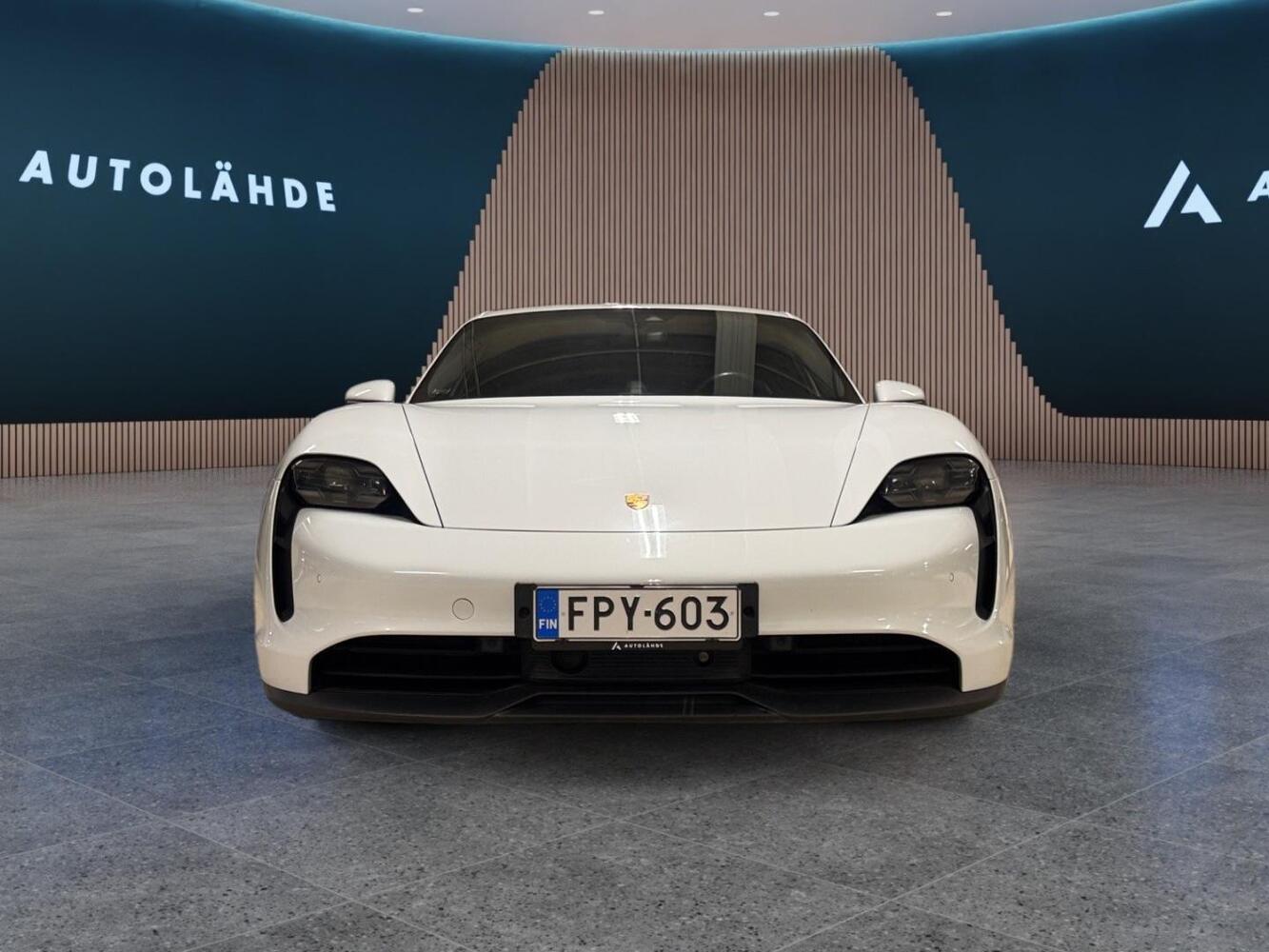 Porsche Taycan vaihtoauto
