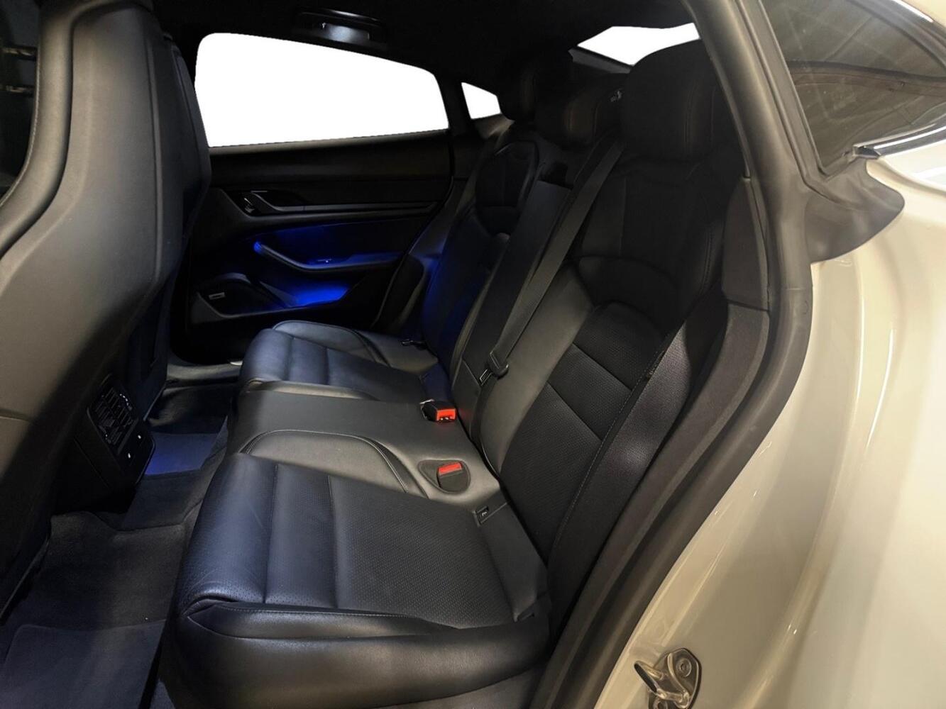 Porsche Taycan vaihtoauto