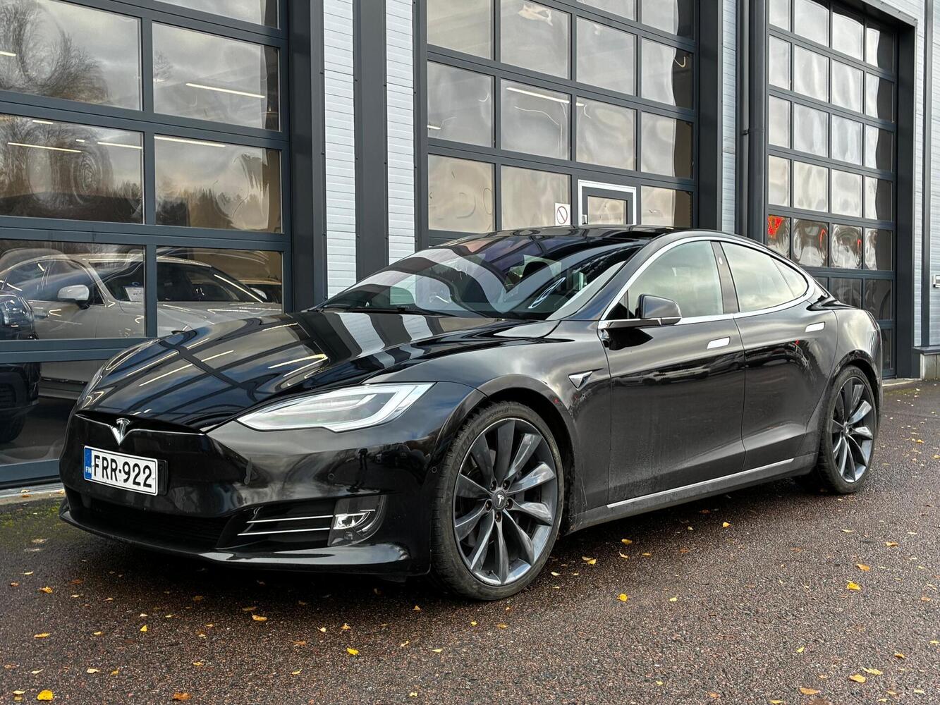 Tesla Model S vaihtoauto