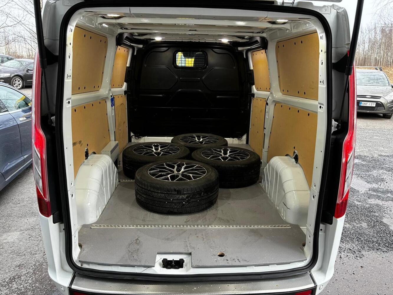 Ford Transit Custom vaihtoauto