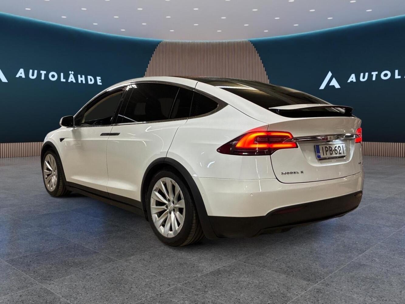 Tesla Model X vaihtoauto