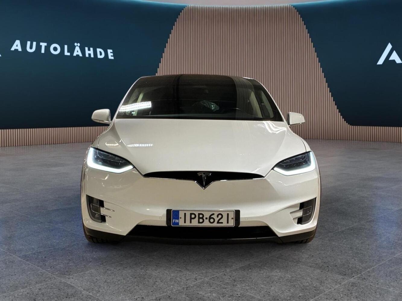 Tesla Model X vaihtoauto