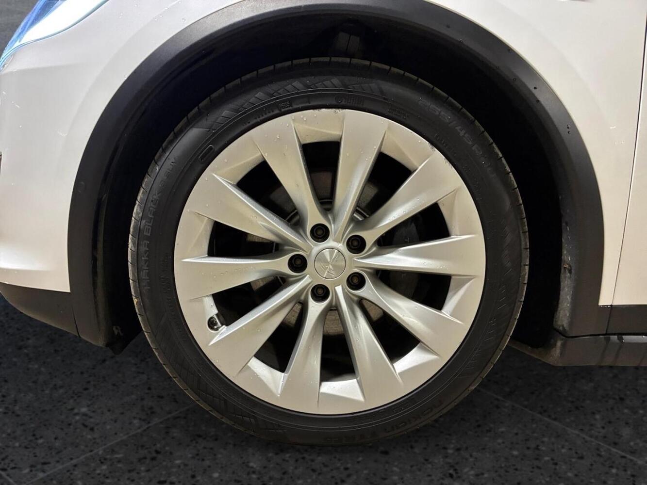 Tesla Model X vaihtoauto