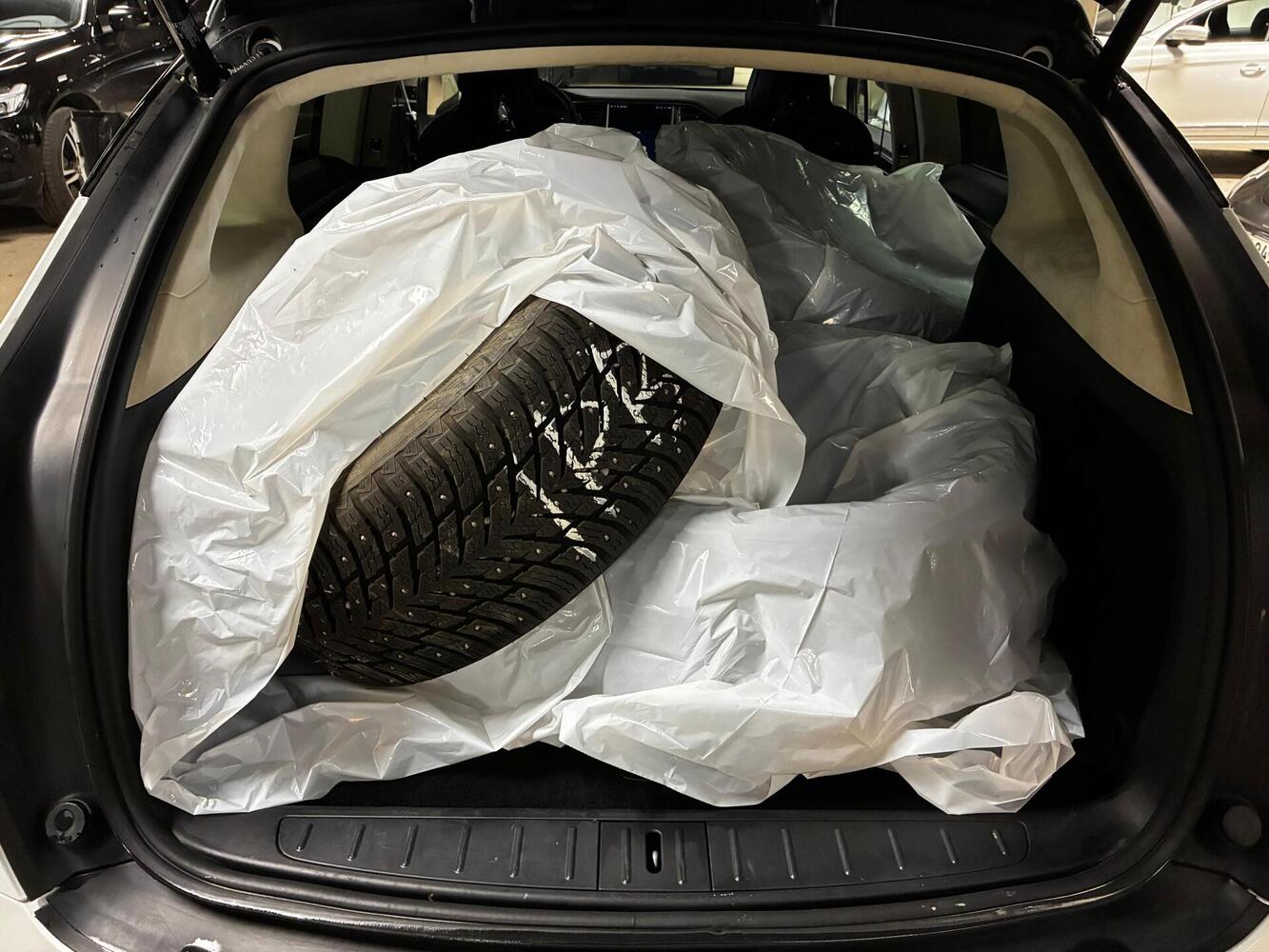 Tesla Model X vaihtoauto