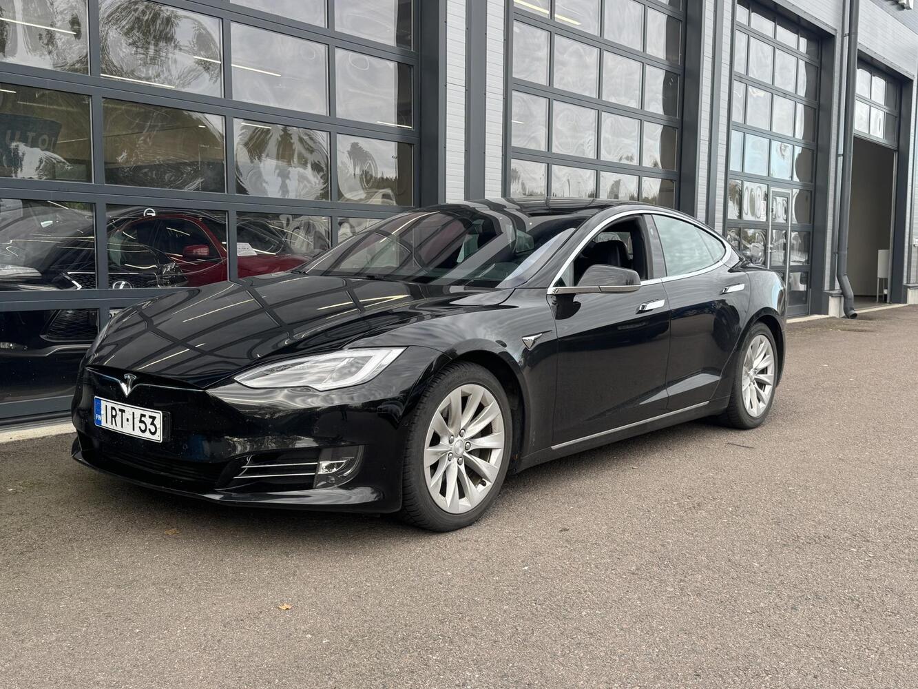 Tesla Model S vaihtoauto