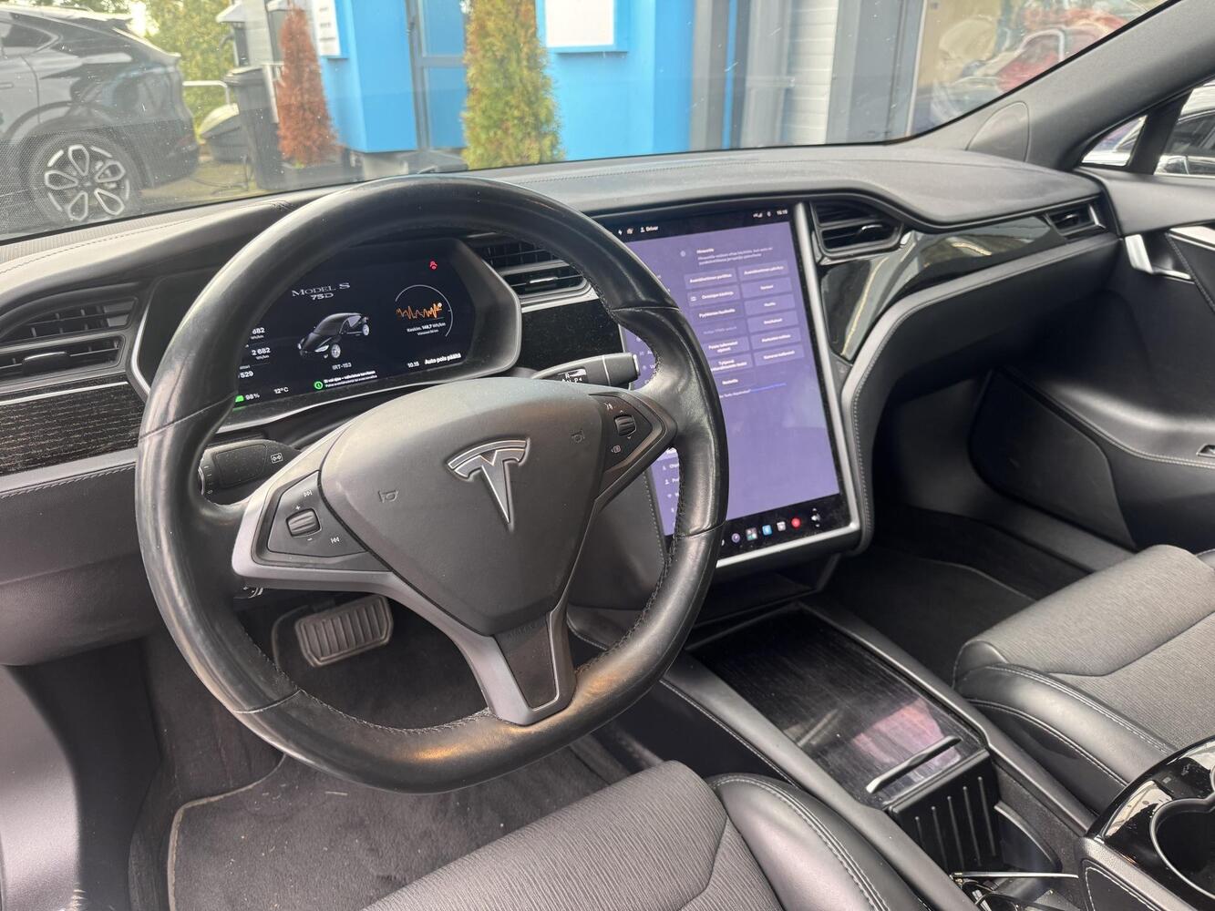 Tesla Model S vaihtoauto