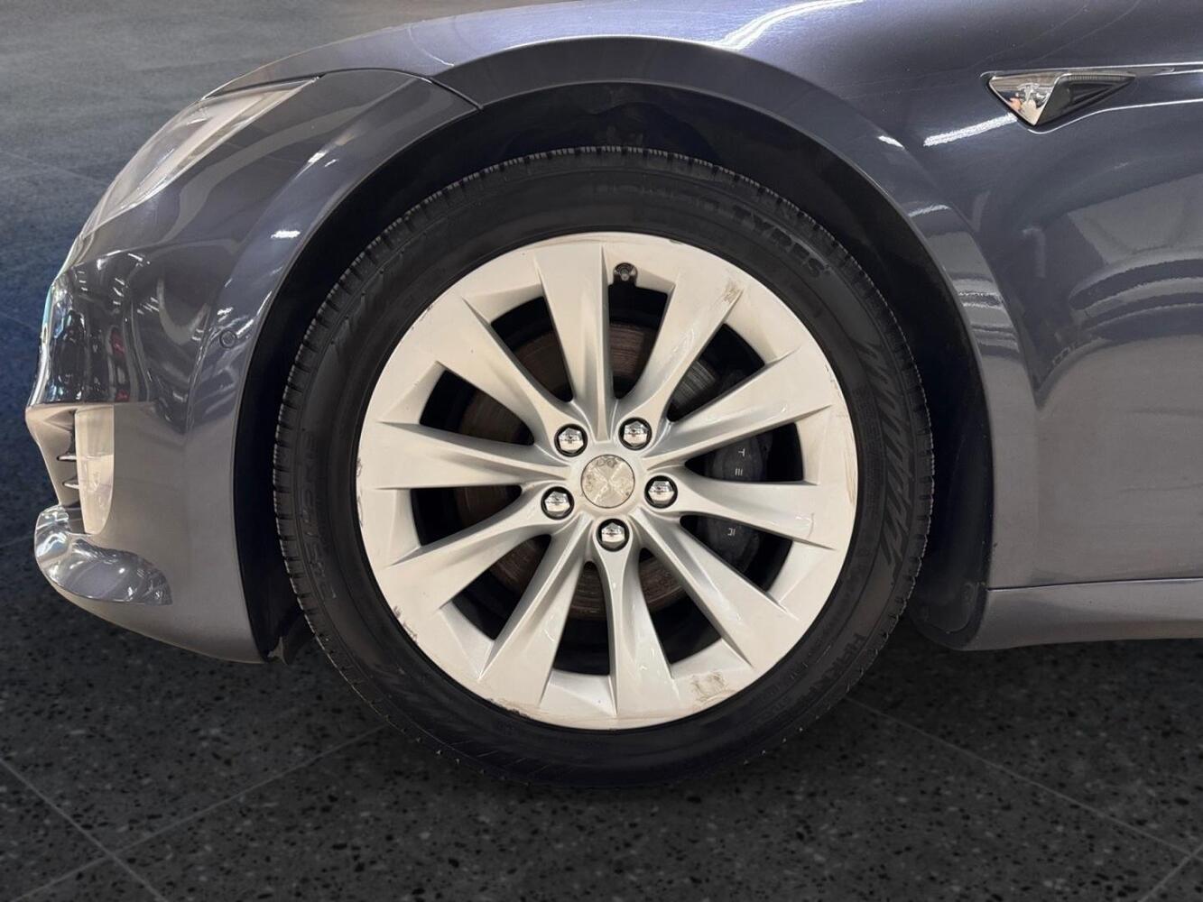 Tesla Model S vaihtoauto