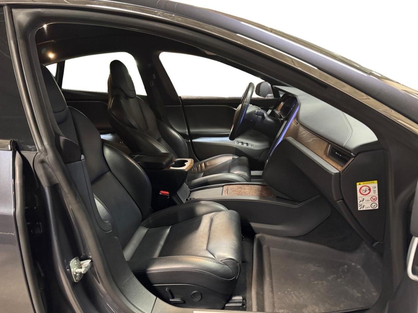 Tesla Model S vaihtoauto