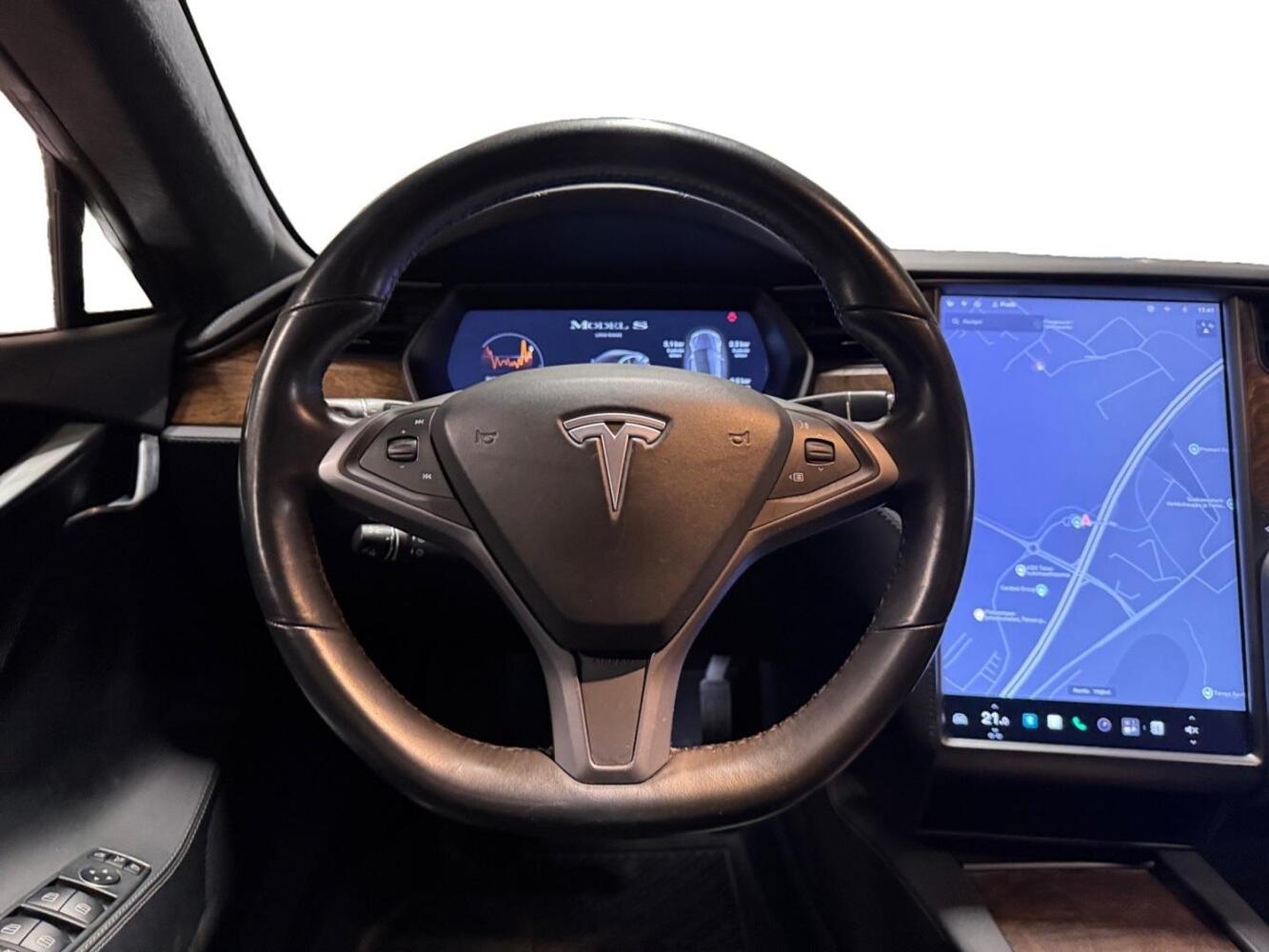 Tesla Model S vaihtoauto
