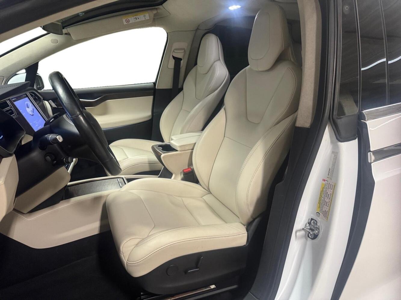 Tesla Model X vaihtoauto