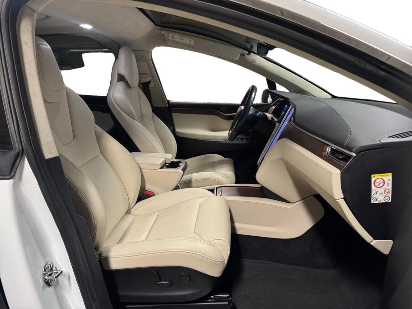 Tesla Model X vaihtoauto