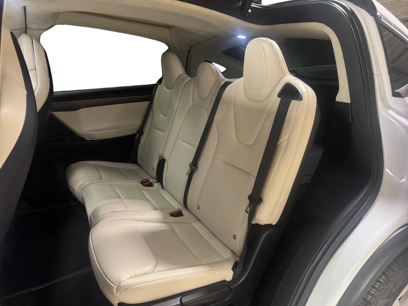 Tesla Model X vaihtoauto