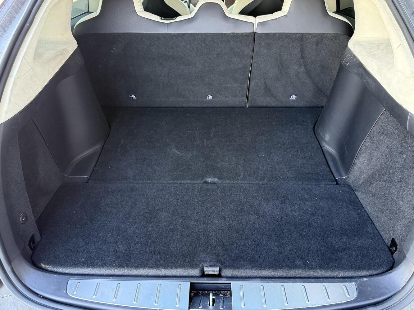 Tesla Model X vaihtoauto