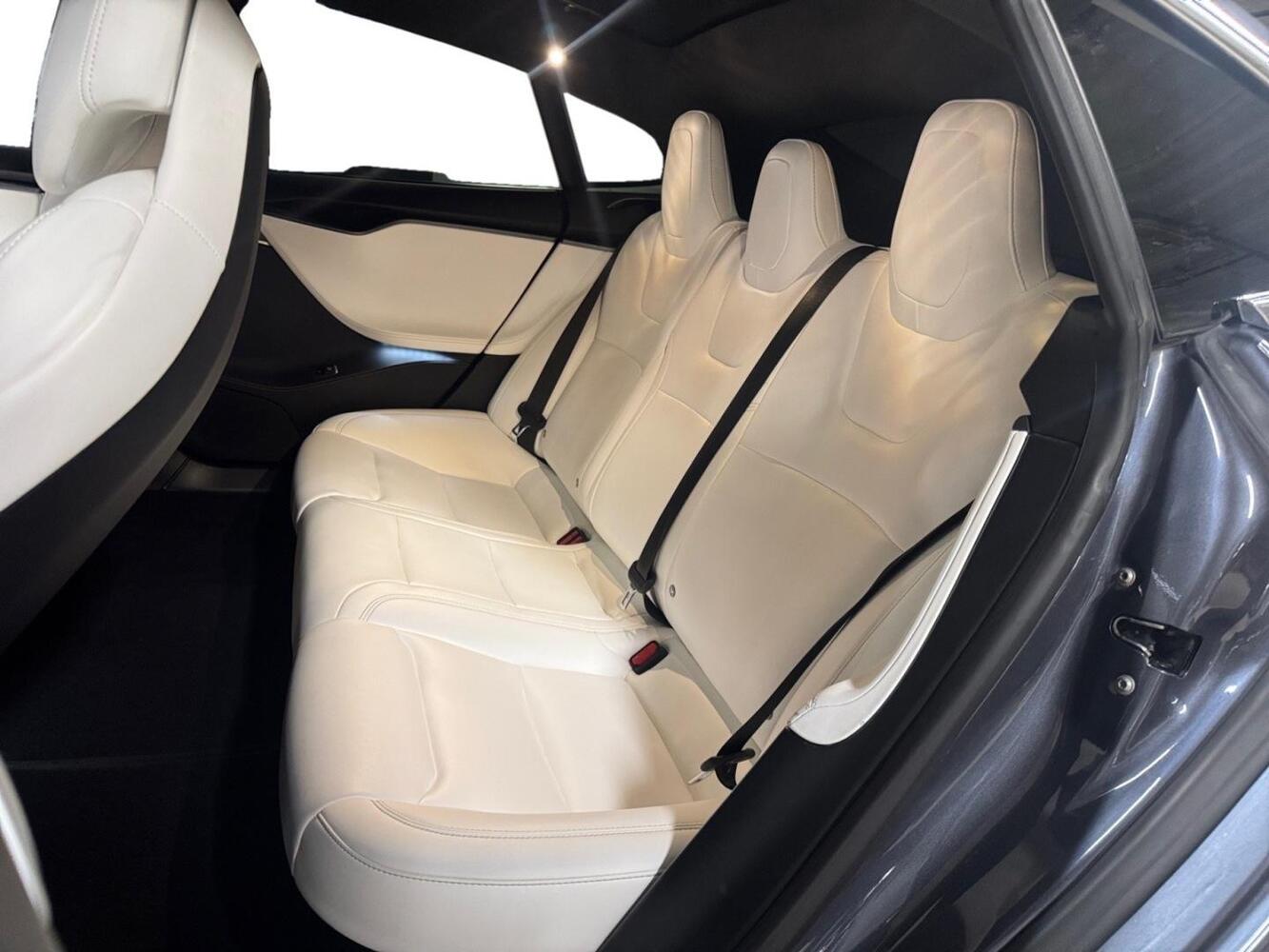 Tesla Model S vaihtoauto