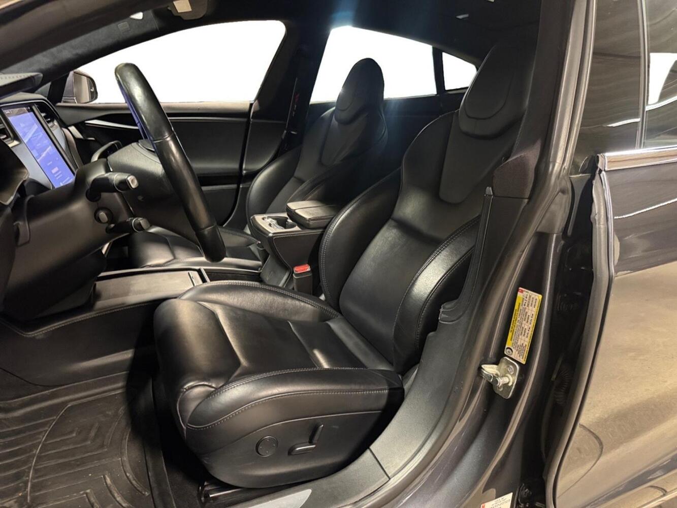 Tesla Model S vaihtoauto