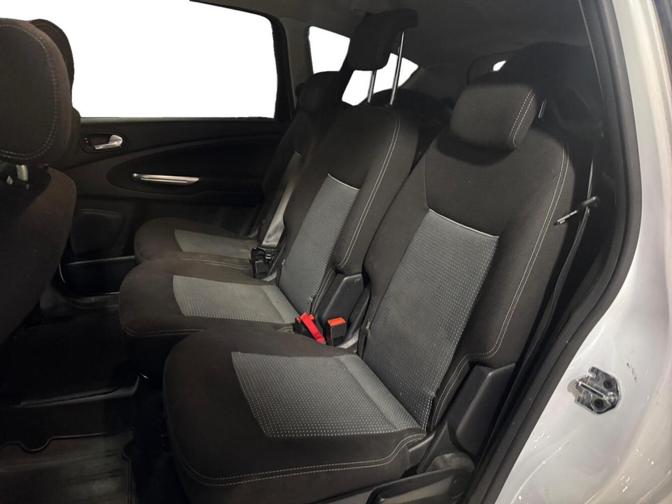 Ford S-MAX vaihtoauto