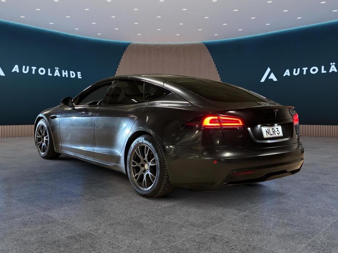 Tesla Model S vaihtoauto