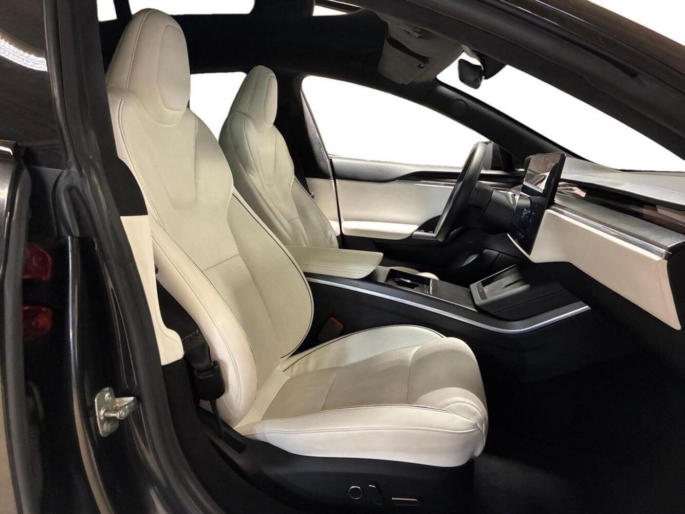 Tesla Model S vaihtoauto