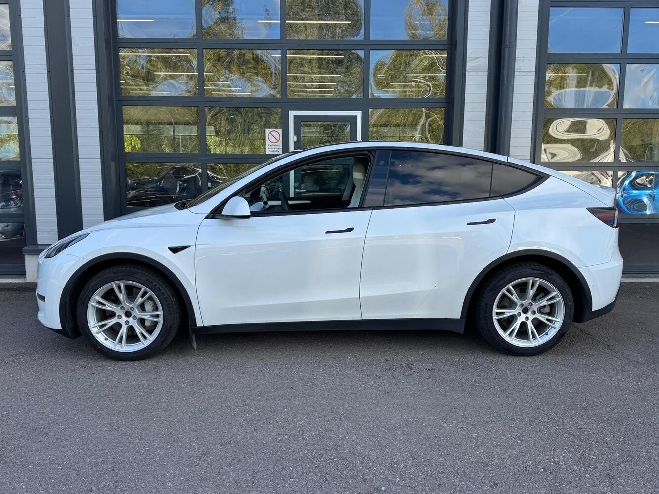 Tesla Model Y vaihtoauto