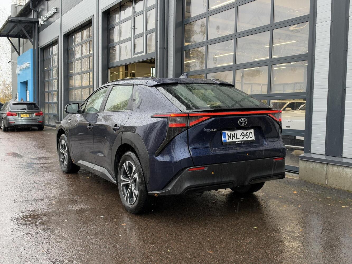 Toyota bZ4X vaihtoauto