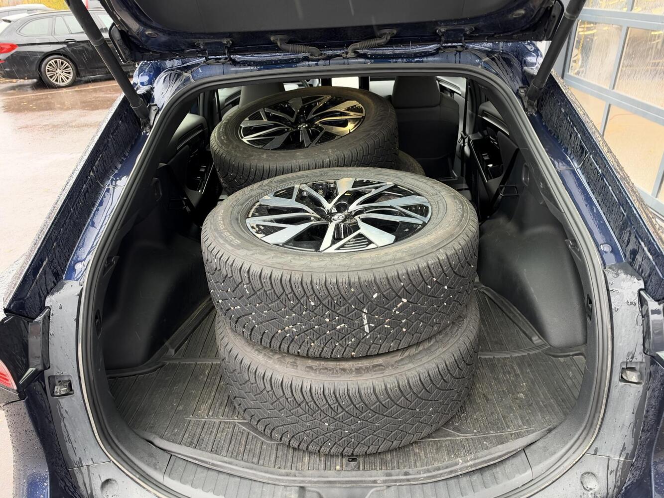 Toyota bZ4X vaihtoauto