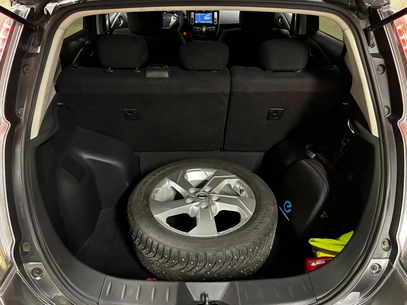 Nissan Leaf vaihtoauto