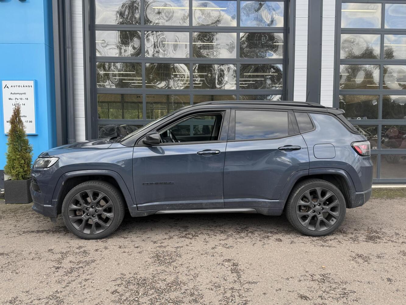 Jeep Compass vaihtoauto