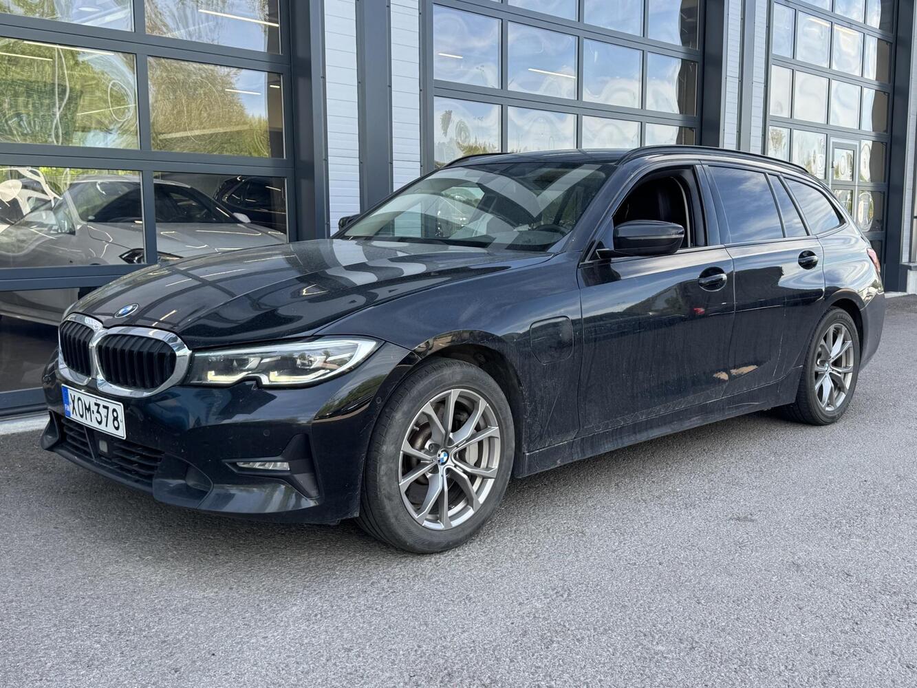 BMW 330 vaihtoauto