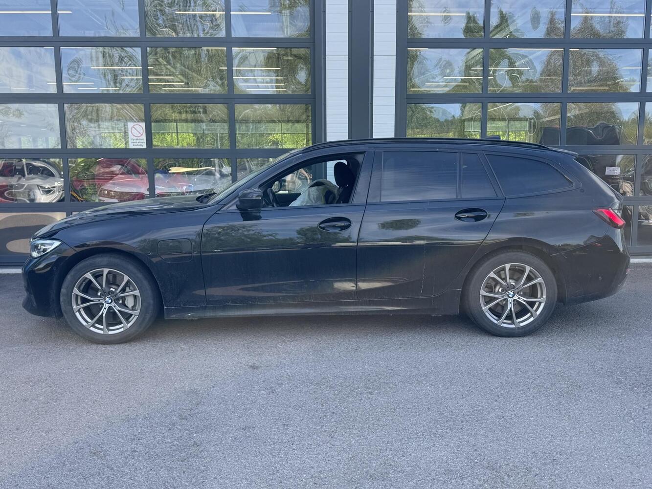 BMW 330 vaihtoauto
