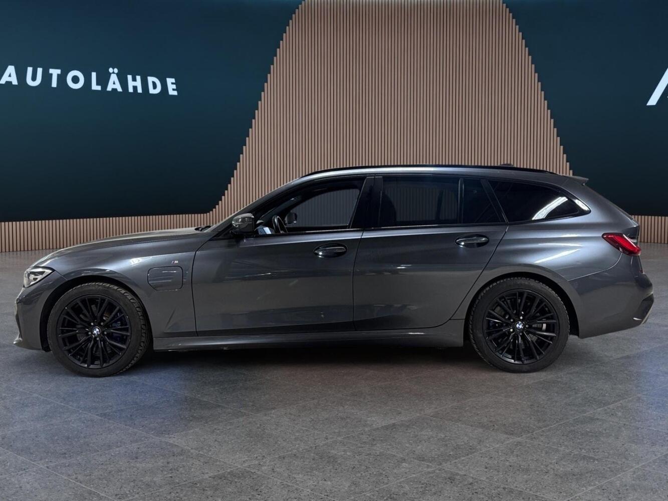 BMW 330 vaihtoauto