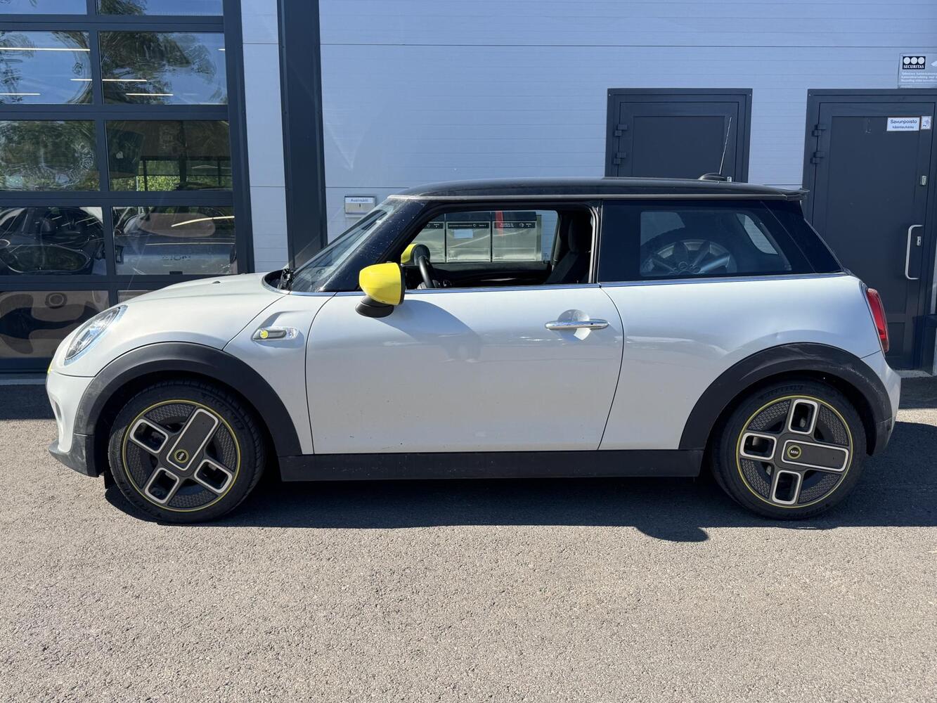 Mini Cooper vaihtoauto