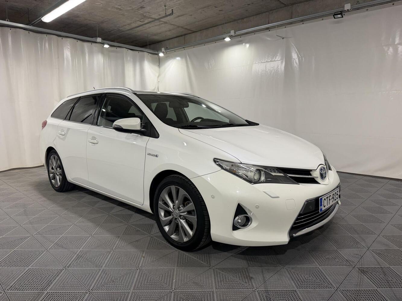 Toyota Auris vaihtoauto
